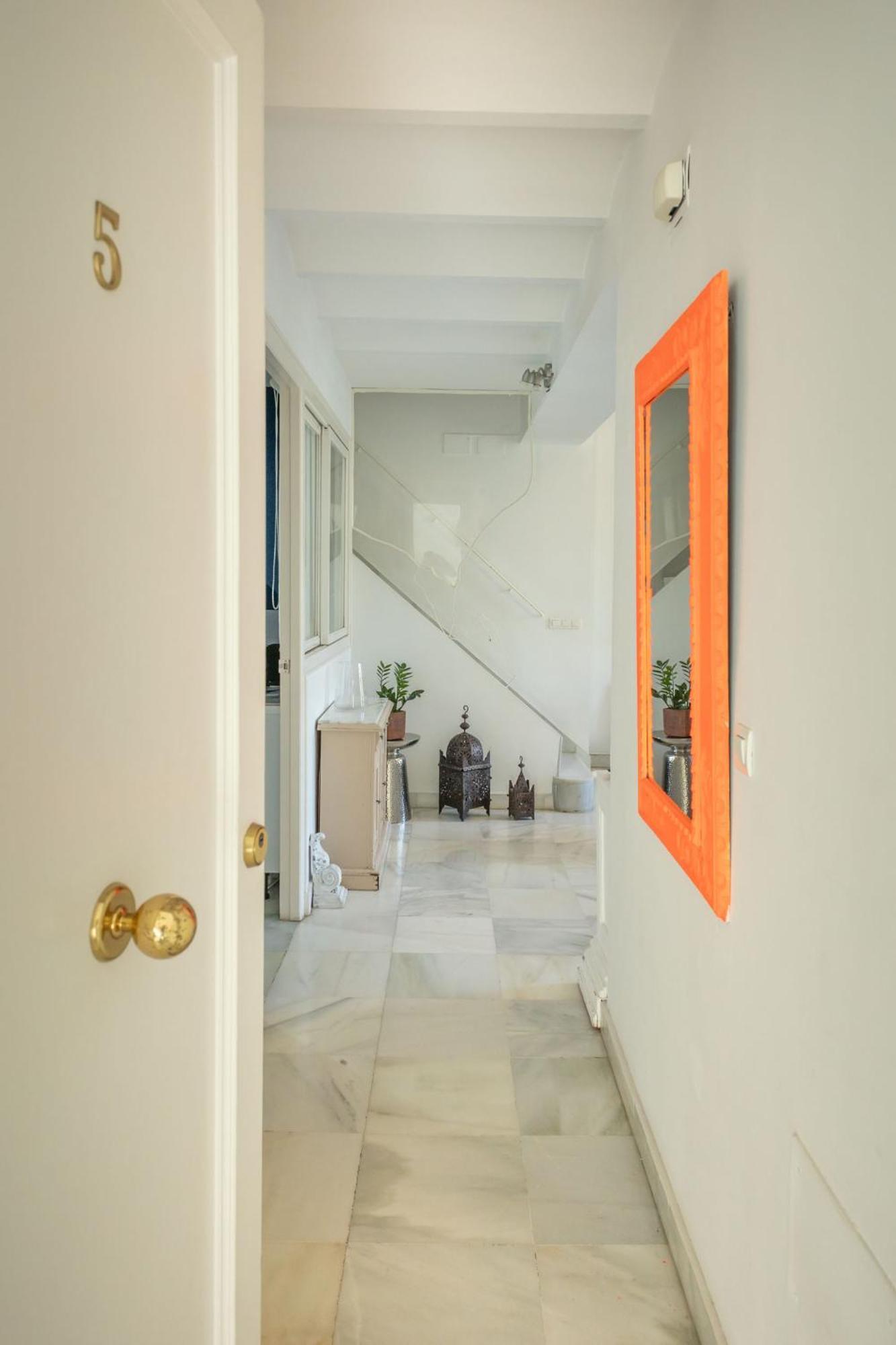 Charming 2 Bedroom Boutique Triplex Apartment With Private Terrace At Seville City Center By Ocityzen エクステリア 写真